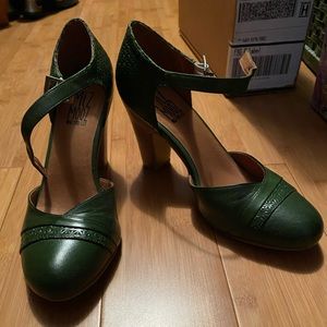 Miz Mooz size 6/36 shoes. Never worn. In great condition.